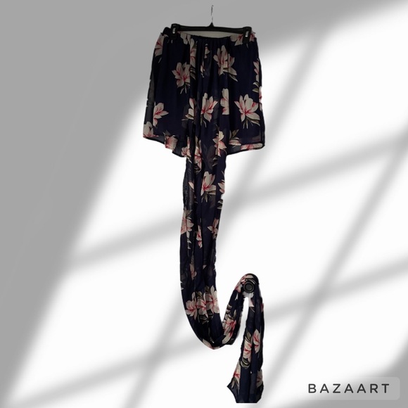 Versatile shorts! Can be wrapped around to make a top! - Picture 1 of 2